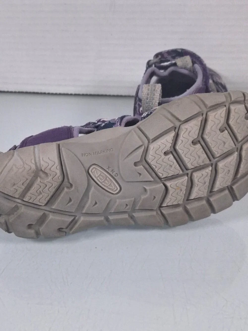 Girls KEEN Kids Seacamp II Water Sport Sandals Size 10 Purple Camo Washable
